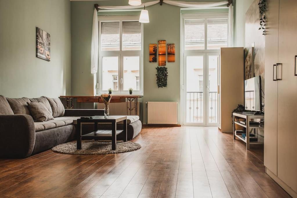 בודפשט Main Street Apartment / Heart Of Bp מראה חיצוני תמונה