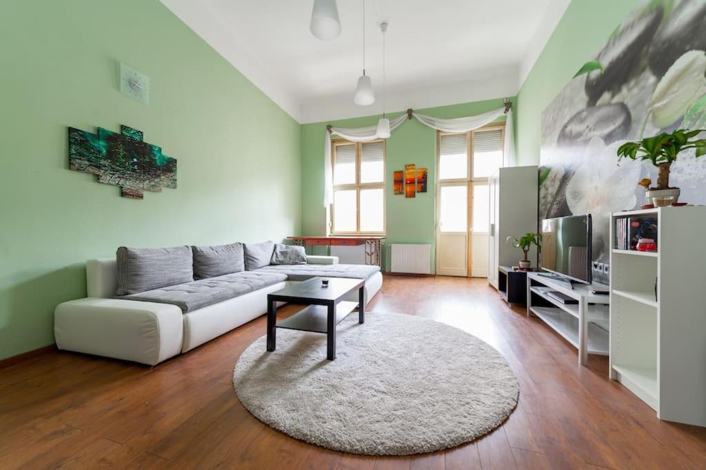 בודפשט Main Street Apartment / Heart Of Bp מראה חיצוני תמונה